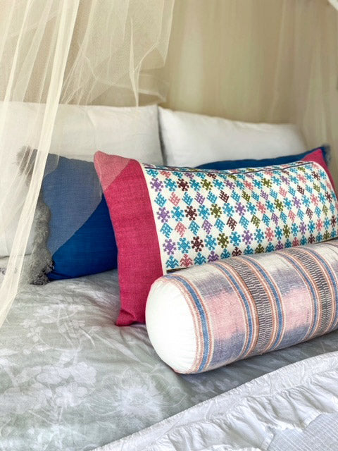 Dok Bua pillow